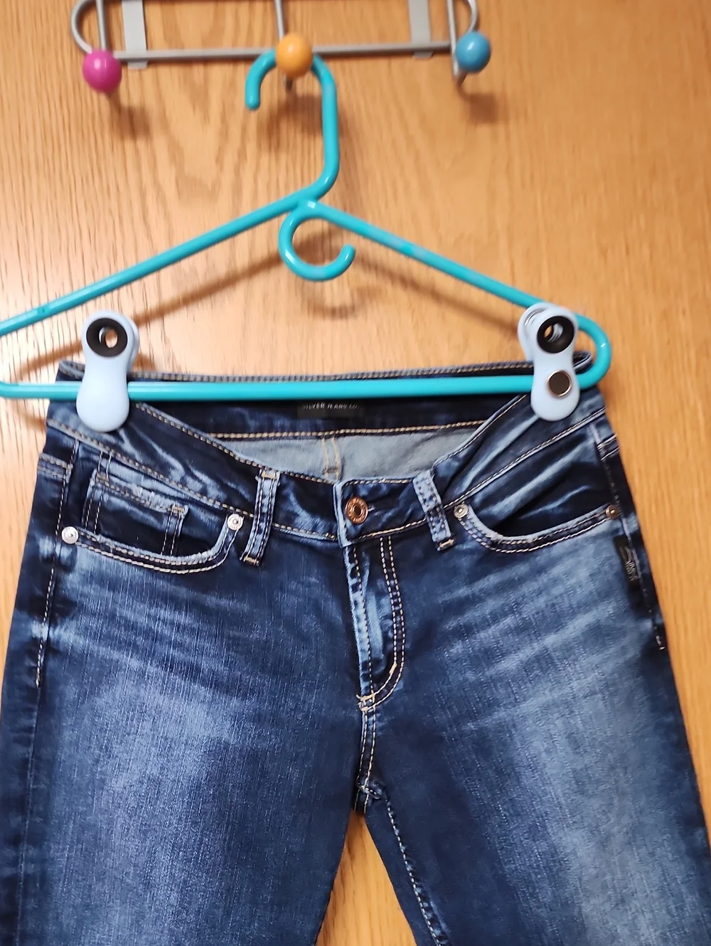 Silver Suki Jeans capri Women's with Back Pocket Stitching 27x22.5 number 2092